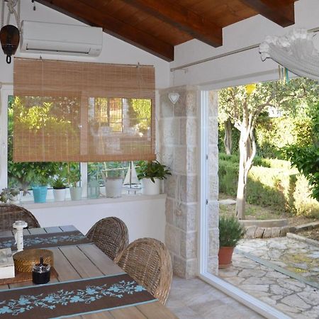 Issa Holiday Home - 3 Min Walk To Beach Kastela Exterior photo