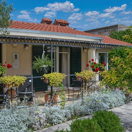 Issa Holiday Home - 2 Min Walk To Beach Kastela Exterior photo