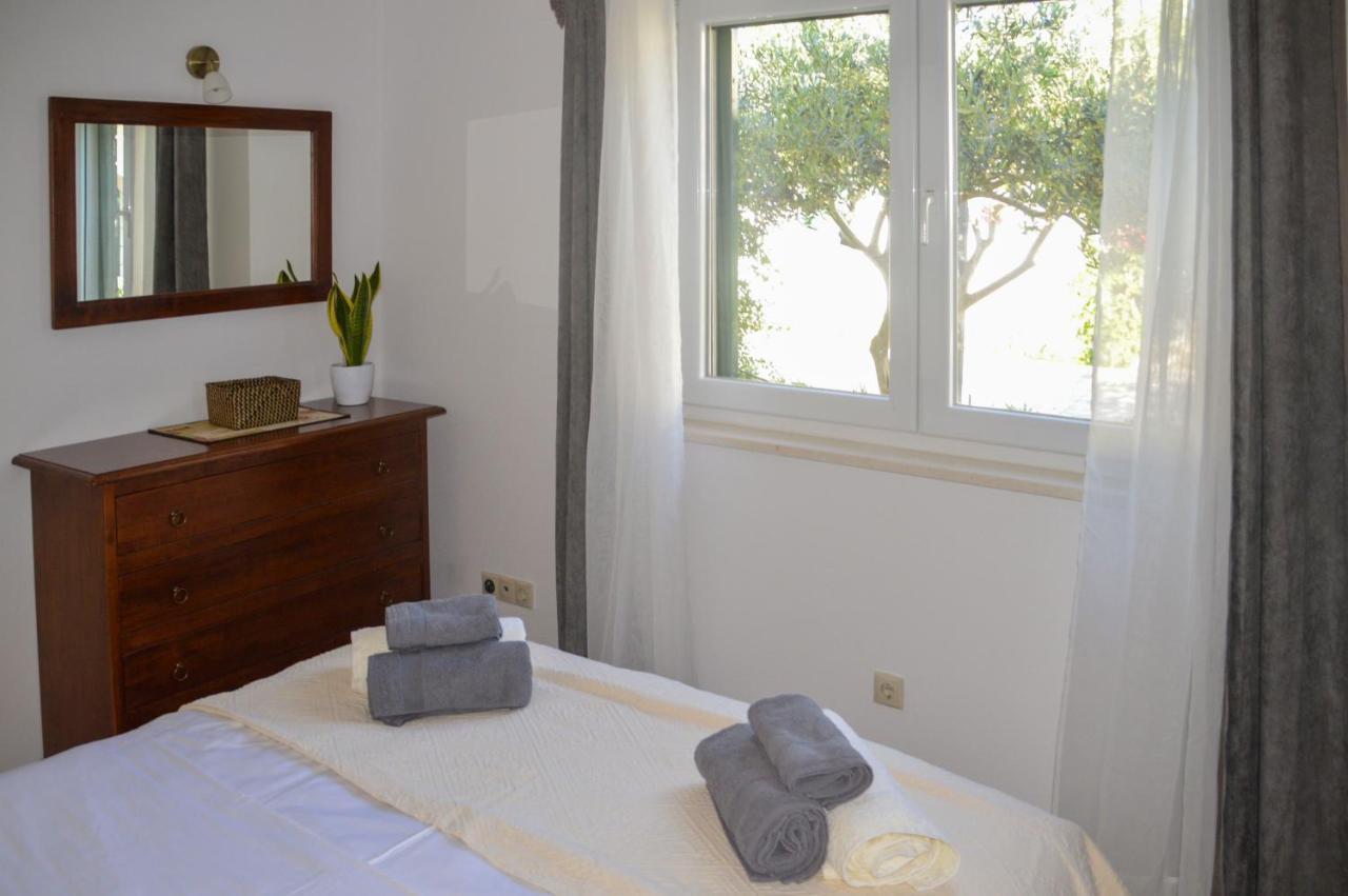 Issa Holiday Home - 2 Min Walk To Beach Kastela Exterior photo