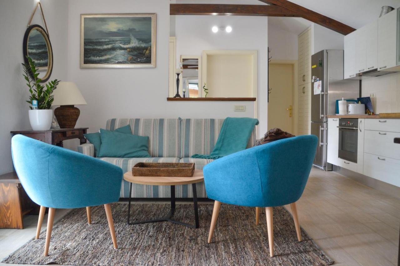 Issa Holiday Home - 3 Min Walk To Beach Kastela Exterior photo